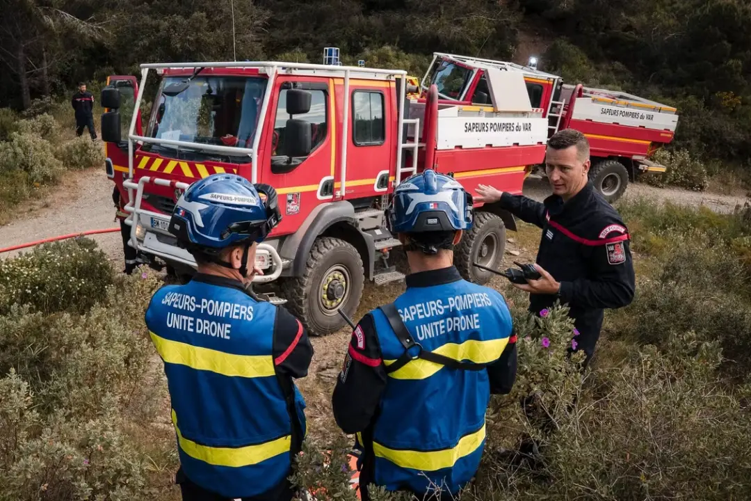 Équipe drone du SDIS 83 en manœuvre feu de forêt